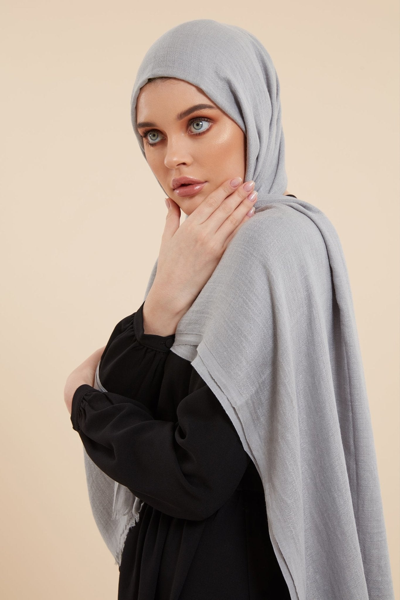 Hijab en coton et laine gris - CAVE LONDON