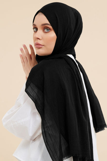 Hijab en coton et soie noir - CAVE LONDON