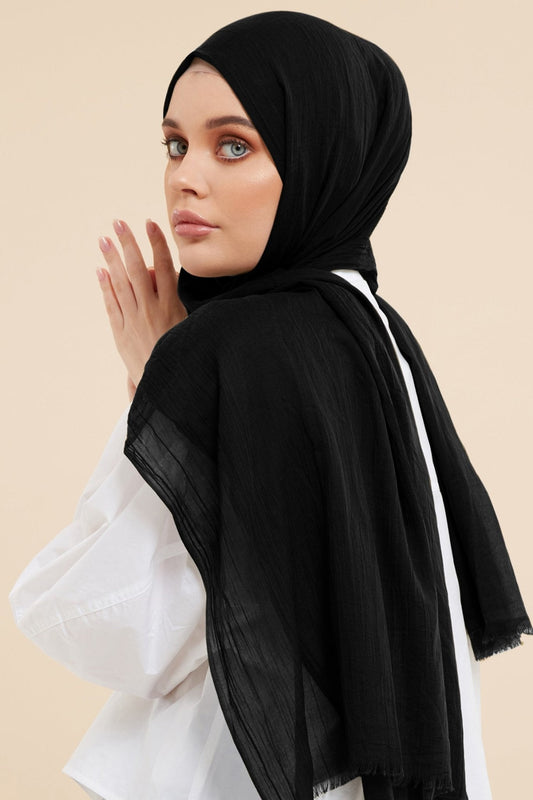 Hijab en coton et soie noir - CAVE LONDON