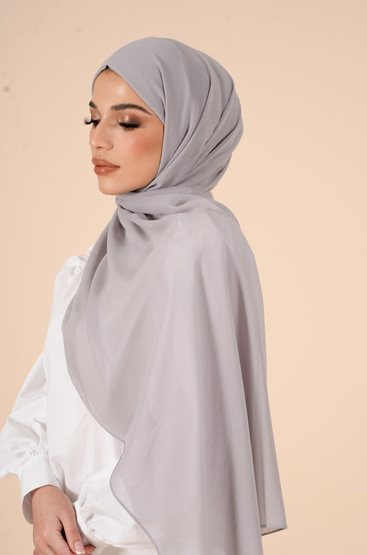 Hijab en crêpe doux Gris Glacier - CAVE LONDON