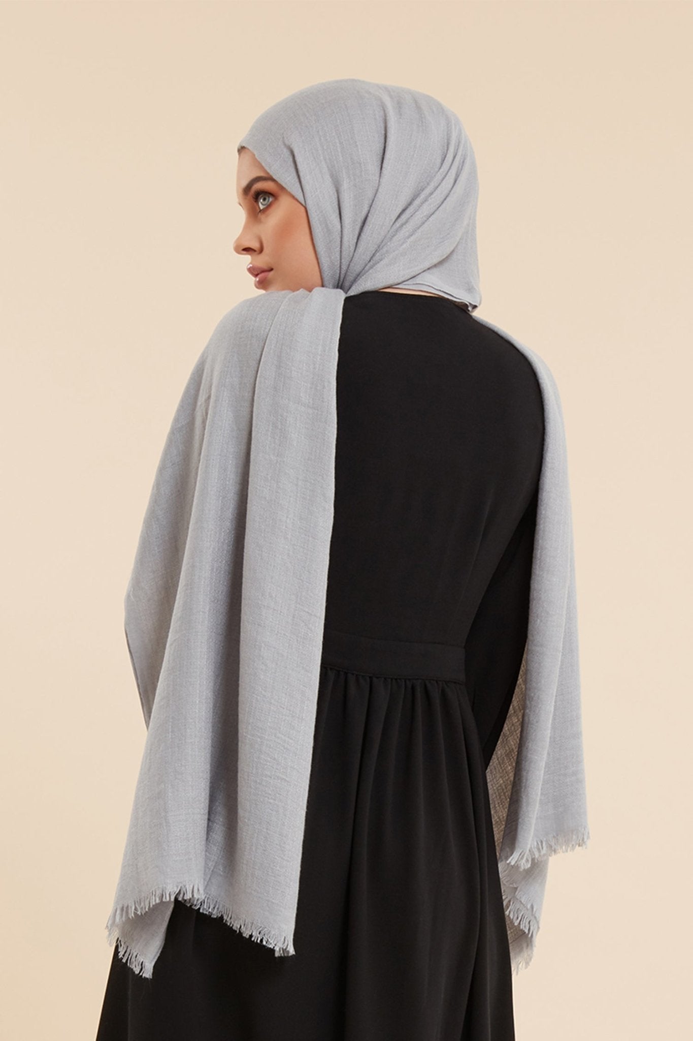 Hijab en coton et laine gris - CAVE LONDON